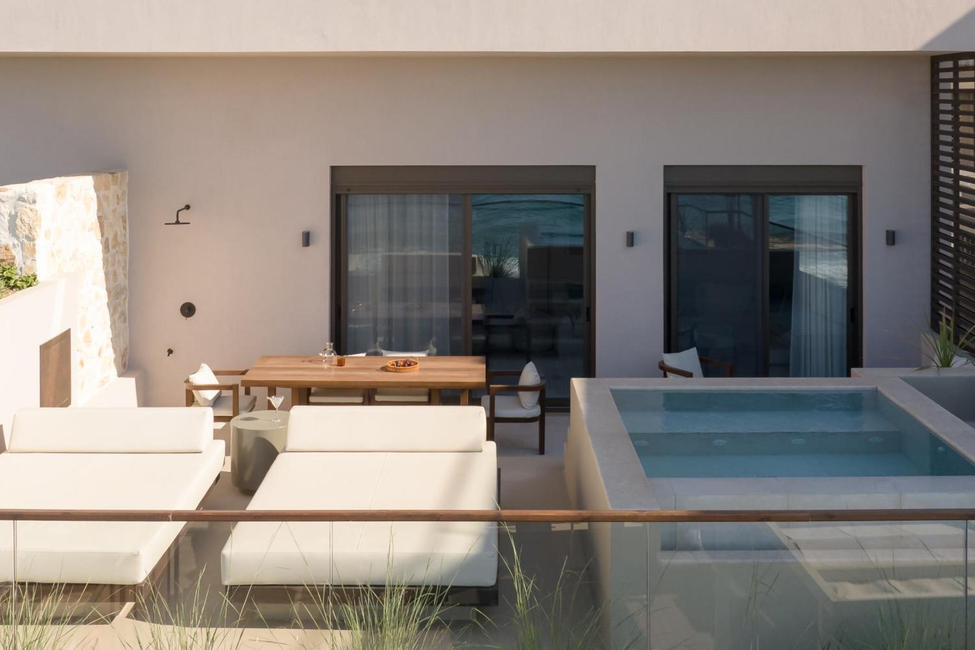 Kimata Beachfront Retreats, With Private Plunge Pools, By Thinkvilla Resmo